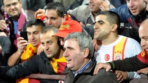 Hagi revine la Istanbul: "Sunt onorat să devin 'Legendă a clubului'" "Regele" va da lovitura de start la Galata - Fener