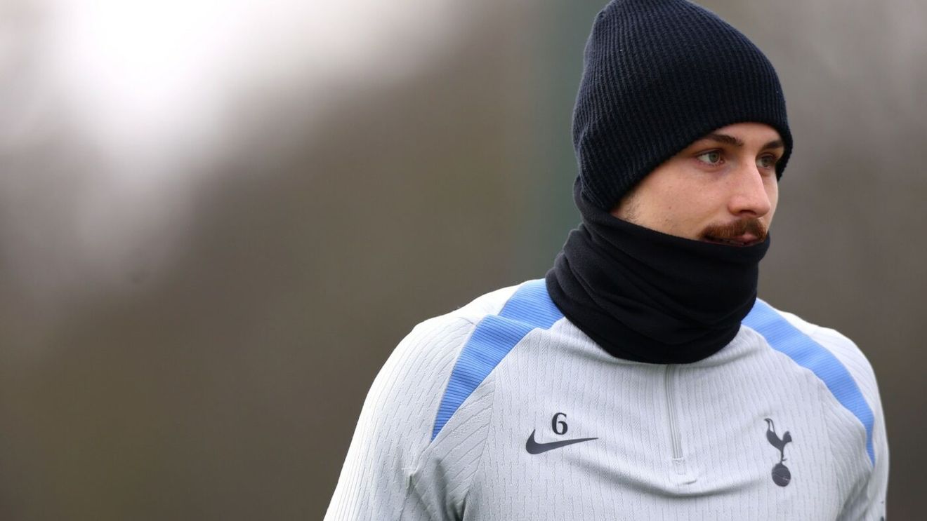 Se termină creditul pentru Radu Drăguşin, dacă nu pleacă la PSG. Postecoglou a dat vestea despre Van de Ven şi despre Romero