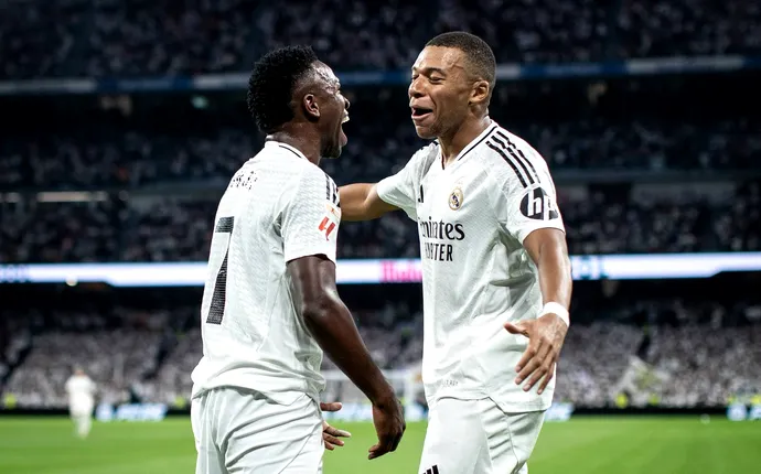 Carlo Ancelotti a decis între Vinicius și Mbappe. Antrenorul lui Real Madrid e de neclintit