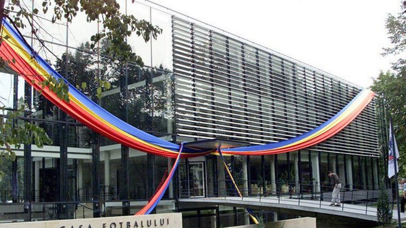 Radierea AMFB a blocat fotbalul din Bucureşti şi a declanşat un adevărat scandal! Un patron a dezvăluit cât de gravă e situația: "FRF nu poate prelua activitatea. Asta e singura opțiune". EXCLUSIV