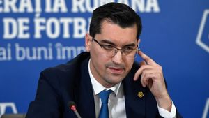 Răzvan Burleanu anunță dezastrul pentru Liga 1: „Am foarte mari îndoieli că se mai poate încheia pe teren”. Cum a decurs comunicarea cu UEFA | VIDEO