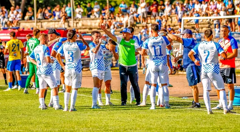 Corvinul pare să aibă la îndemână rămânerea pe locul 1. Noua confruntare cu CSC Dumbrăvița va arăta dacă trupa lui Florin Maxim are sau nu un complex în fața timișenilor