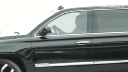 "Nu pot să cred, nu pot să cred". Messi a venit cu un monstru de mașină la antrenamentul Barcei, șoferul s-a pierdut la volan și a lovit-o. VIDEO