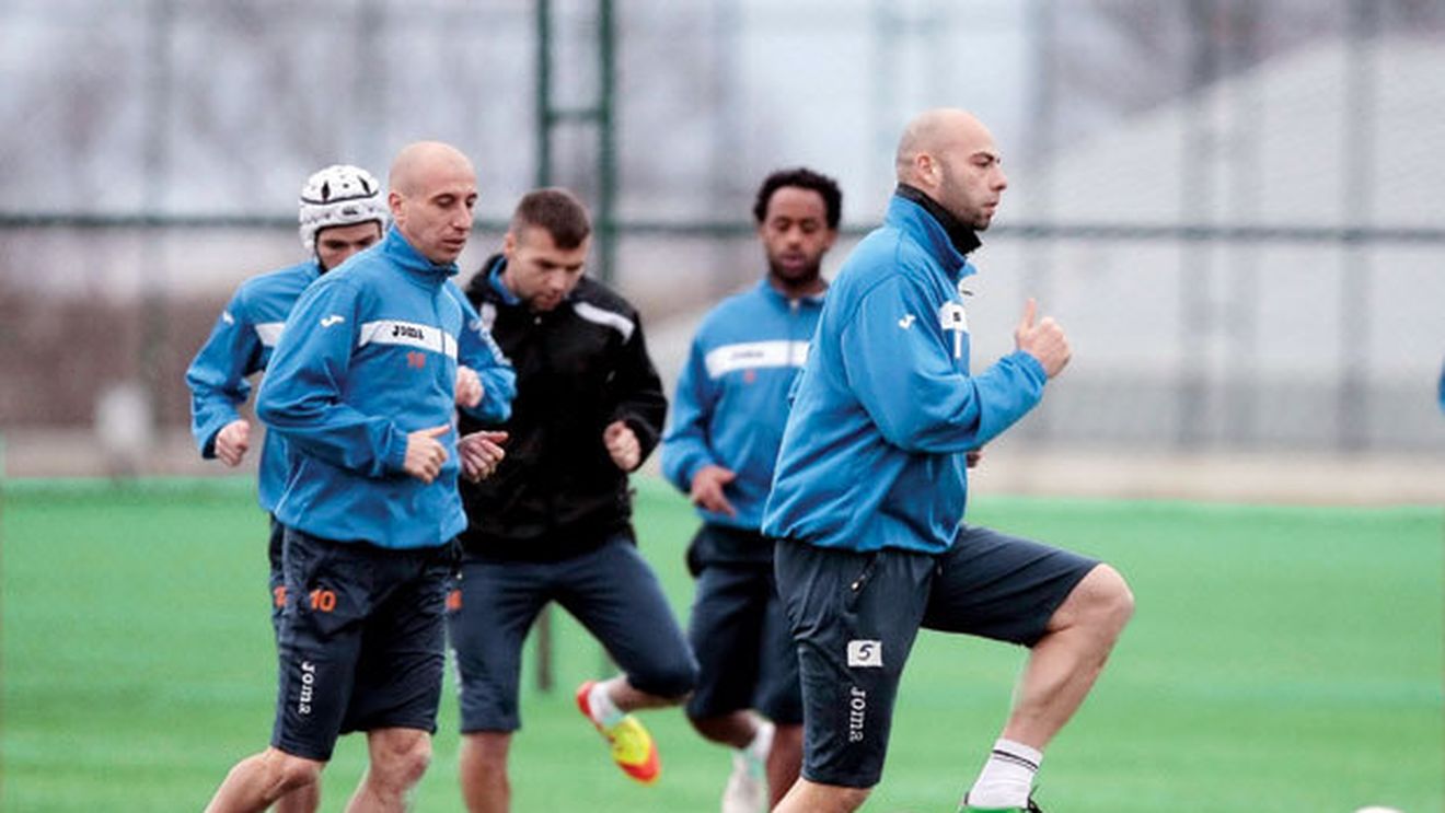 "Fiară" între "elefanți"!** Lăcătuș antrenează la Târgu Mureș o echipă cu media de vârstă de 29,09 ani