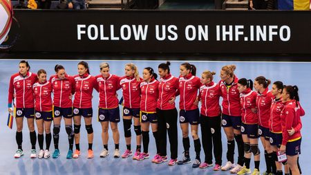 "Un moment foarte trist, sunt pusă într-o situație dificilă să vorbesc după acest meci". Tricolorele dau asigurări: la antrenamente s-a "acoperit tot ce înseamnă pregătirea jocului" 