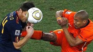 VIDEO De Jong, cel mai dur fotbalist în activitate? Vezi cele trei intrări ASASINE din 2010!