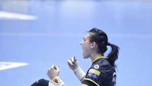 ULUITOR! CSM București dă de pământ cu Metz, 34-21, și e ca și calificată în Final Four-ul Ligii Campionilor. Gol de FILM: "aeriană" finalizată de Kurtovic, după o piruetă a lui Gullden