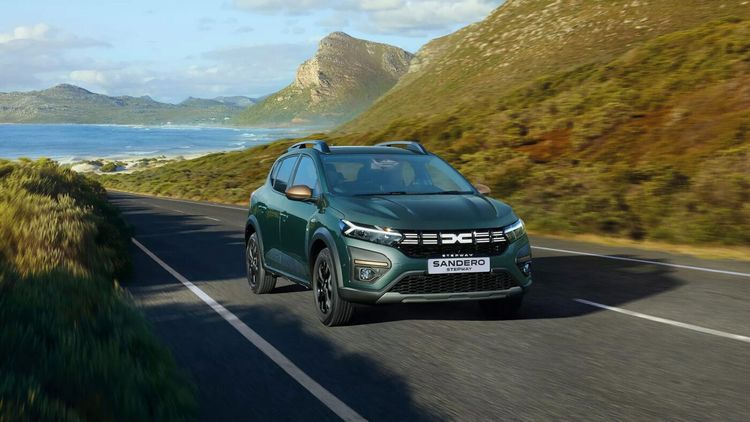 Dacia va lansa modelul Sandero electric și francezii se tem că va fi scumpă: „Finalul unei mașini accesibile?”