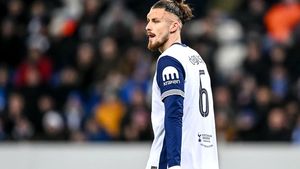 Radu Drăguşin, prima reacție după ce a aflat că are ruptură a ligamentului încrucişat şi că va rata tot sezonul