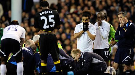 "Mourinho i-a salvat viața lui Muamba", scriu englezii!** Portughezul are meritul său în evitarea unei tragedii la partida Tottenham - Bolton