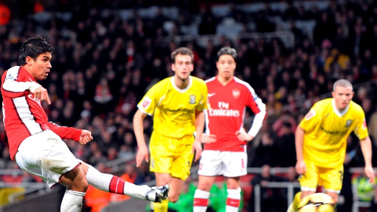 VIDEO / "Dublă" pentru Eduardo la revenirea în tricoul lui Arsenal!