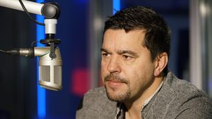 Lovitură pe piața media: Cosmin Contra s-a făcut comentator sportiv! Cu cine a semnat | SPECIAL