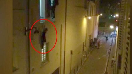 Atacurile de la Paris. Tânăra care s-a agățat de o balustradă pentru a scăpa de teroriști a scăpat cu viață. Iubitul a aflat de la televizor că e însărcinată
