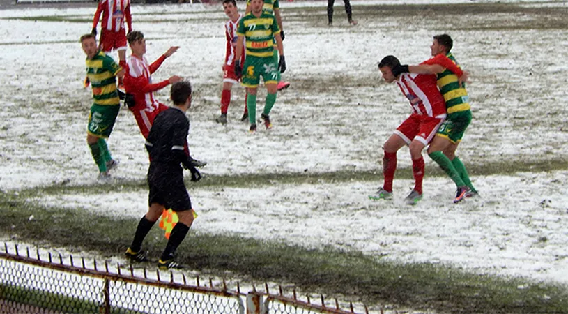 Foresta nu vrea să influențeze lupta pentru promovare sau să se facă din nou de râs.** 