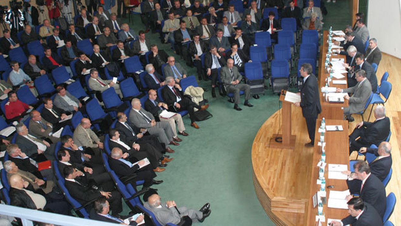 EXCLUSIV Semnături în necunoștință de cauză au dezafiliat Craiova!** "Eu nu am aprobat asta! Mitică nu a semnat?!"