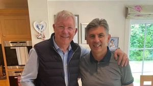 Imagine de pus în ramă! Ionuț Lupescu, acasă la Sir Alex Ferguson. „Aștept cu nerăbdare noi proiecte!”