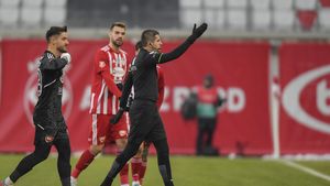 Fără precedent: OSK Sepsi - FC U Craiova, oprit din cauza scandărilor xenofobe! Arbitrul Andrei Chivulete a fluierat finalul după 26 de minute! Ce se întâmplă cu meciul