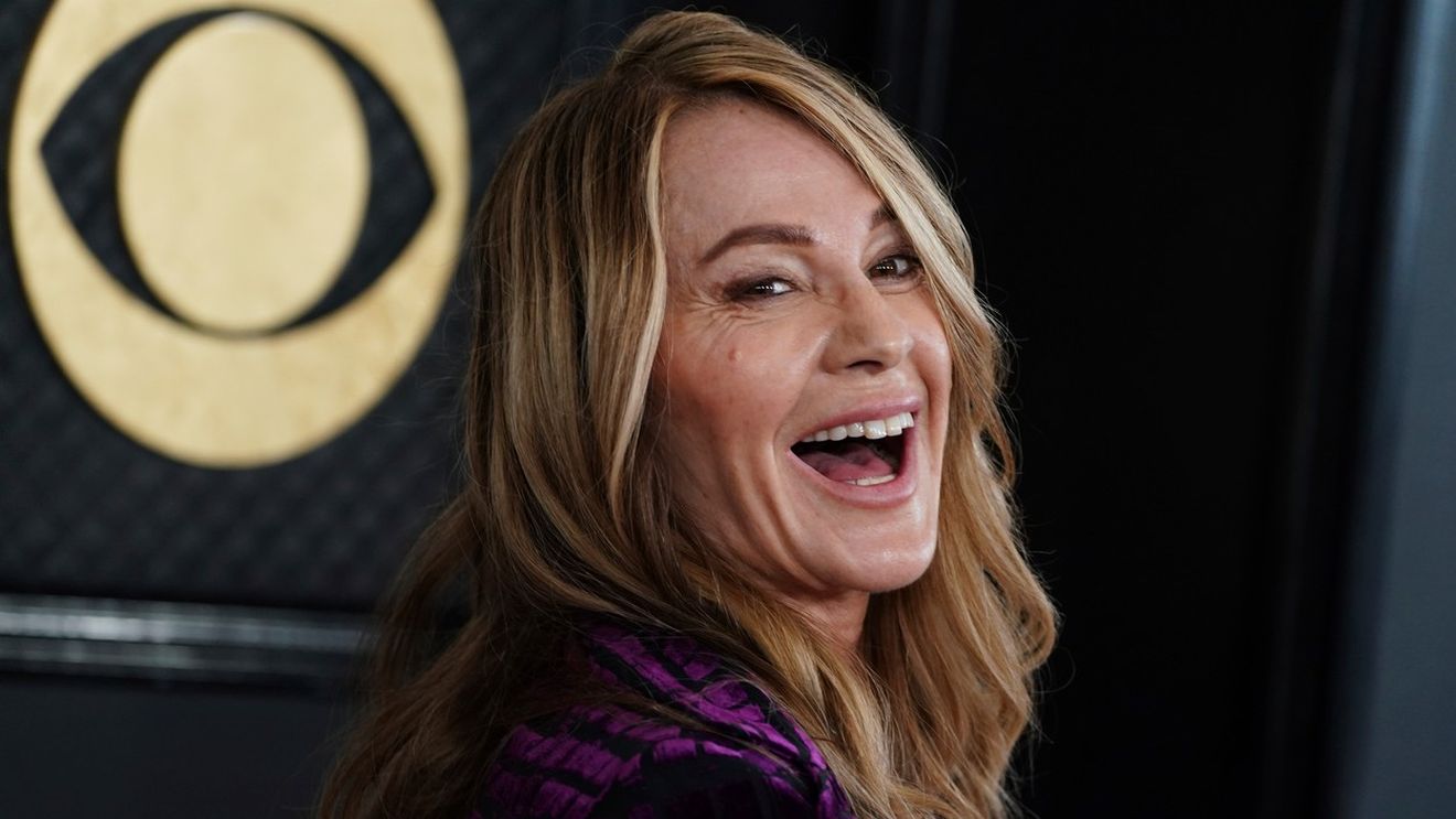 Se împlinesc 48 de ani de când „a explodat” fenomenul Nadia Comăneci. Cum arată primul ei trofeu important din gimnastica internațională | FOTO