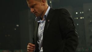 Atac la "Neamț": "Dorinel nu e mare antrenor! Acest staff nu face treabă la Steaua!"