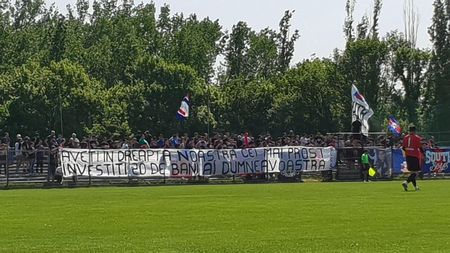 FOTO | Mesajul galeriei steliste pentru jandarmul "de 20 de bani" care a jignit un suporter!