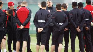 Scenariu incredibil la Dinamo: Andone îi provoacă insomnii lui Bonetti!** Italianul se teme de influența "Fălcosului" și își bănuiește jucătorii! Sabotaj din vestiar?