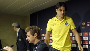 Săpunaru, gată să se bată cu Real și Barcelona! E încântat de transferul în Spania: "Vreau să rămân aici multe sezoane"