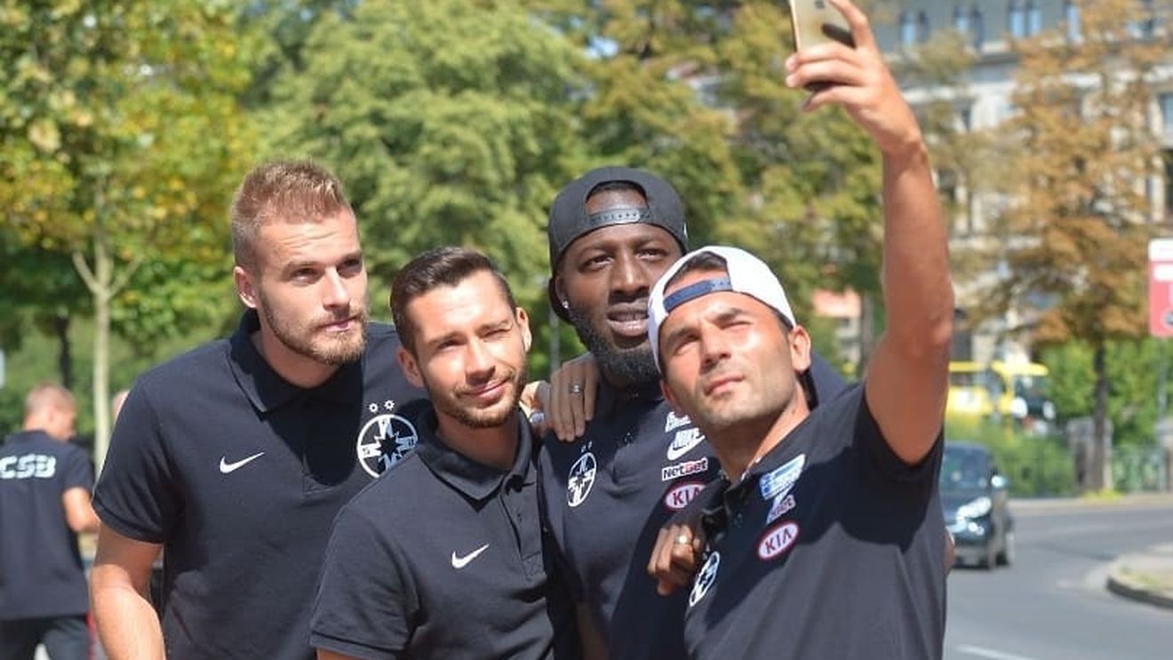 FCSB a ieșit la plimbare înainte de dubla cu Rapid Viena! Surpriza de care au avut parte jucătorii lui Dică în capitala Austriei | FOTO