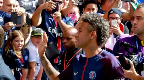 Imagini fabuloase la Paris! VIDEO Neymar, prezentat oficial în fața unui stadion plin ochi! Cum a fost primit starul brazilian la PSG