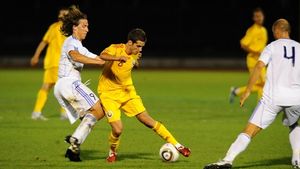 Doi dintre jucătorii Stelei pot fi viitorii stâlpi ai naționalei! Presiunea e pe Pițurcă:** "Există 'material', ai de unde să alegi! Nu poți să dai doar 6-6, mai dai și 2-1"