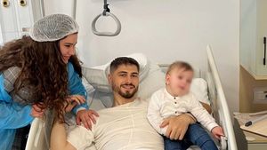 Romario Moise a fost operat cu succes după ce și-a rupt ligamentele. „Voi reveni mult mai puternic”. Câte luni va sta departe de teren și reacția sa după ce colegii i-au dedicat golurile marcate în meciul cu UTA. EXCLUSIV