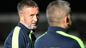 Fotbalistul cu propuneri de la FCSB și Dinamo vorbește despre transfer! E printre favoriții lui Meme Stoica: „Sunt reale ofertele”