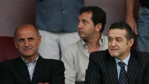 Steaua la Balamuc, episodul III!** Becali vs Copos! "E un țigan!"