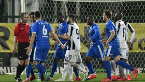 O echipă din play-off-ul Ligii 1 a rămas fără doi jucători de bază înainte de reluarea campionatului. „Îmi vine să plâng!”