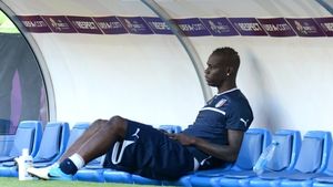 Balotelli, cumințit de fosta sa prietenă:** "Fac testul de paternitate" / "Îmi voi asuma responsabilitatea"