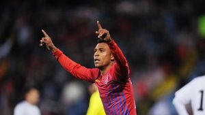 Cum explică Mihai Stoica faptul că Tatu nu se lipește la gol:** "E ca Iniesta sau Torres"