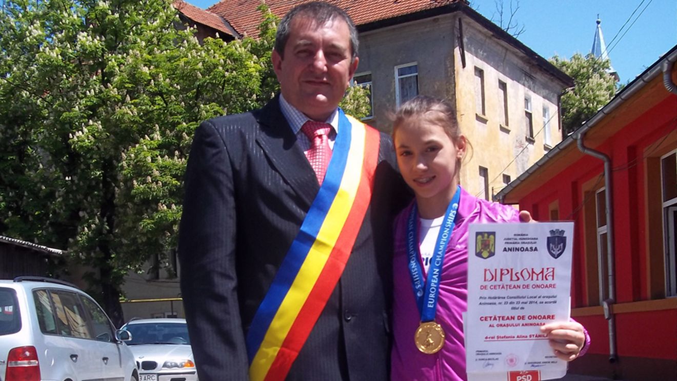 Gimnasta Ștefania Stănilă a devenit cetățean de onoare al orașului Aninoasa