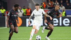 I-au „furat” lui Dennis Man assist-ul la VAR! Reacția olandezilor despre execuția românului din Champions League