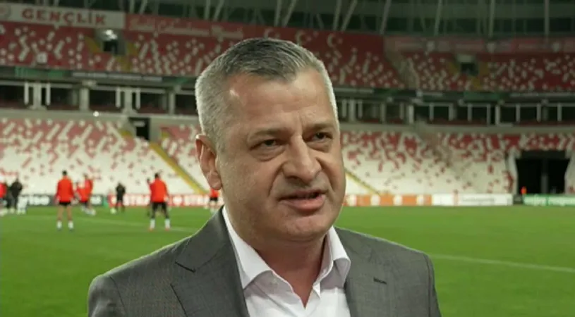 CFR Cluj este zguduită de un nou scandal cu un fotbalist străin care cere despăgubiri! Dan Petrescu nu l-a folosit absolut deloc, dar Neluțu Varga este amenințat de impresarul acestuia: „Nu i-au dat permis de muncă! Mergem la FIFA”