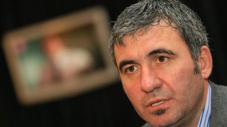 "Hoțul strigă hoții"