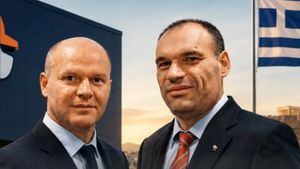Lovitură pentru CFR: imperiul fraților Pavăl a ajuns cel mai mare angajator din România!