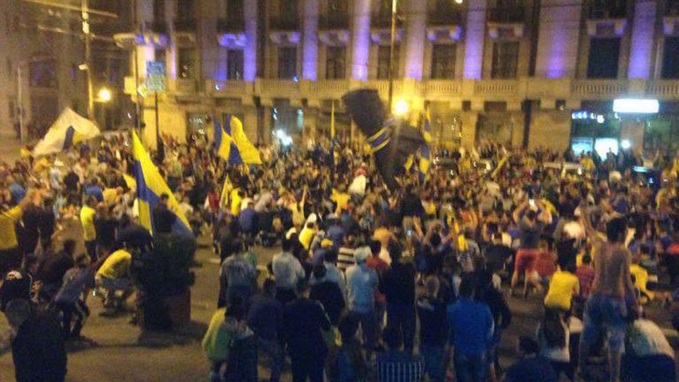 FOTO&VIDEO Fanii Petrolului au sărbătorit în stradă calificarea echipei în Europa League