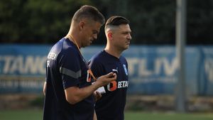Ce transferuri va face Universitatea Craiova? Mirel Rădoi, listă cu 200 de fotbaliști pentru Mihai Rotaru: „I-am monitorizat!”