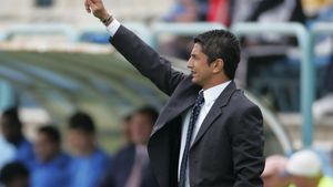 "Stegarii", promovați pînă la Paște?