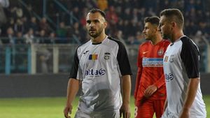 EXCLUSIV | Povestea numărului 1 de pe tricoul atacantului Unirii Alba Iulia. "Am zis la mișto și cei de acolo chiar mi-au făcut. Eu voiam 21, dar...". Cum i-a inspirat Dudelange înaintea meciului cu FCSB și prima primită după înfrângere