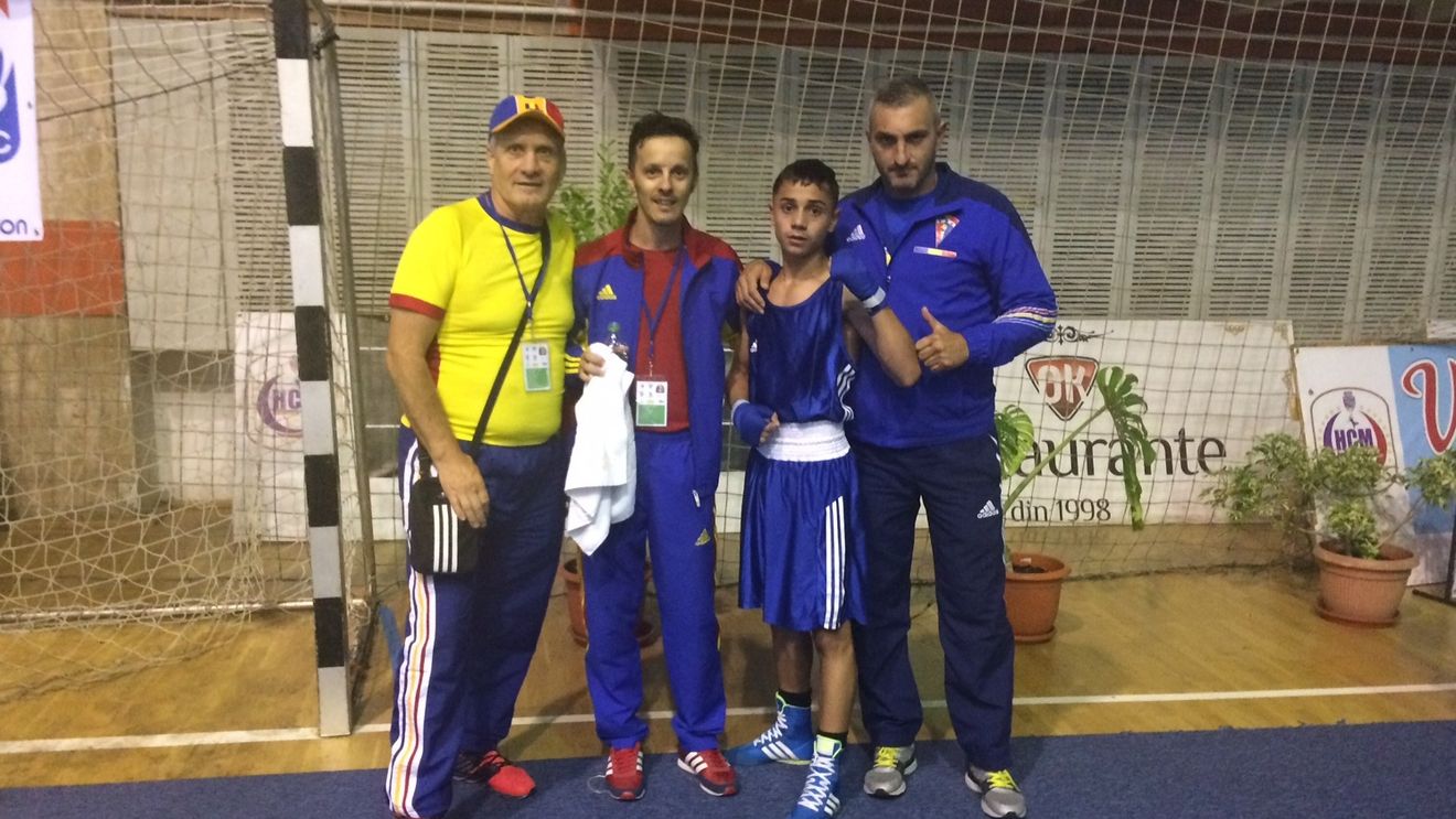 SPECIAL | Boxerul cu inimă de leu din Valea Lupului. Eusebiu Tîrzoman a obținut a doua victorie tricoloră la Campionatele Europene de cadeți de la Râmnicu Vâlcea