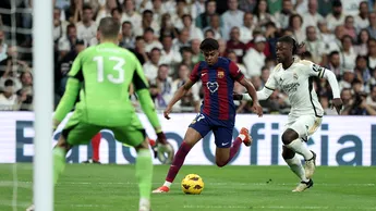 Au ieșit imaginile care demonstrează că a fost gol la cea mai controversată fază a ultimului deceniu din Real Madrid – Barcelona 3-2! Se vede clar că mingea a depășit linia porții: filmul a devenit viral