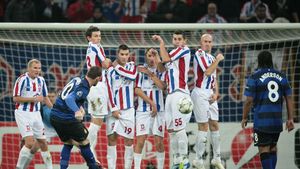 Puși la zid de datorii, gălățenii stau pe un sac de bani:** UEFA a anunțat suma fabuloasă încasată de fosta campioană! Pericol: gălățenii nu scapă de depunctări