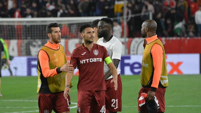 Acuză arbitrajul! Mario Camora s-a simțit nedrepățit în meciul retur cu Sevilla: „Dacă era invers, eu cred că nu dădeau henţ, validau golul”