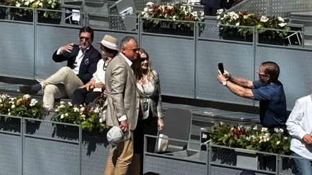 Tatăl Soranei Cîrstea, explozie de fericire în loja campioanei de la Madrid! Lângă cine vede partida cu Coco Gauff