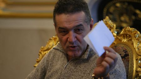 "Hagi are jucători care-l îngroapă! M-am enervat aseară!"** Ce-l sfătuiește Gigi Becali pe "Rege"